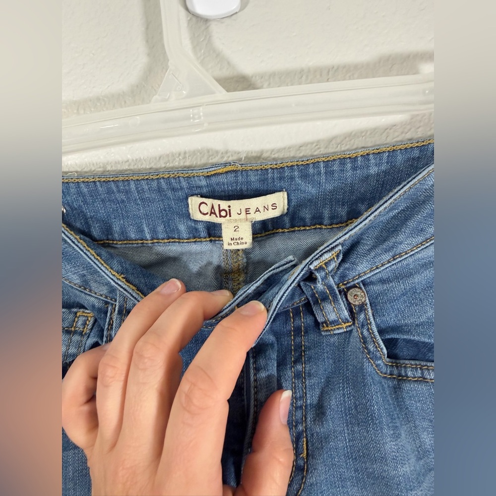 CAbi Jeans Skinny Pants Light Wash Blue Jeans Zipper Ankle Bottom Leg Women 2 - Picture 4 of 5